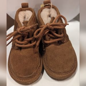 Ugg Toddler Boots with lining sz 6